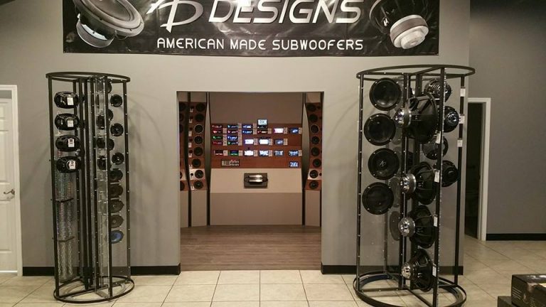 Showroom - Spinner racks